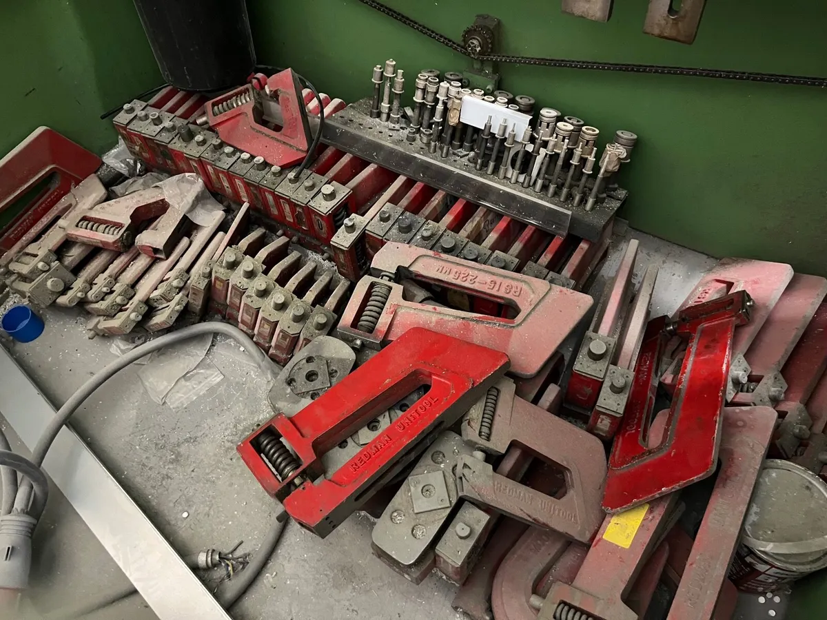 Unitool press x 2 including punches - Image 4