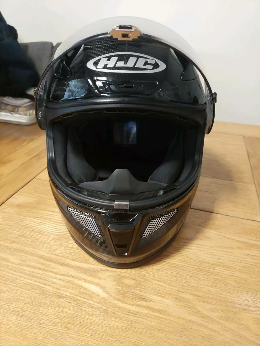 Motorcycle helmet - Image 3