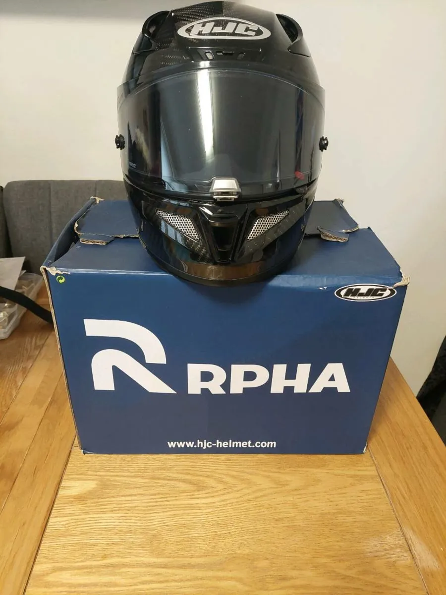 Motorcycle helmet - Image 1