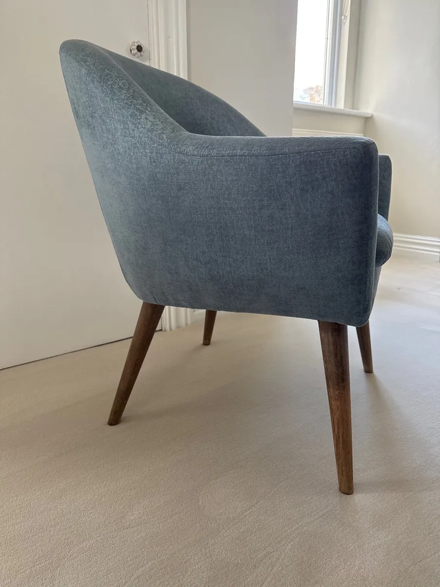 Stylish blue armchair for bedroom/living room - Image 2