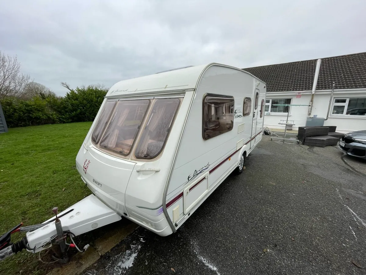 5 birth caravan - Image 1