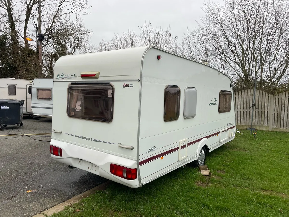 5 birth caravan - Image 3