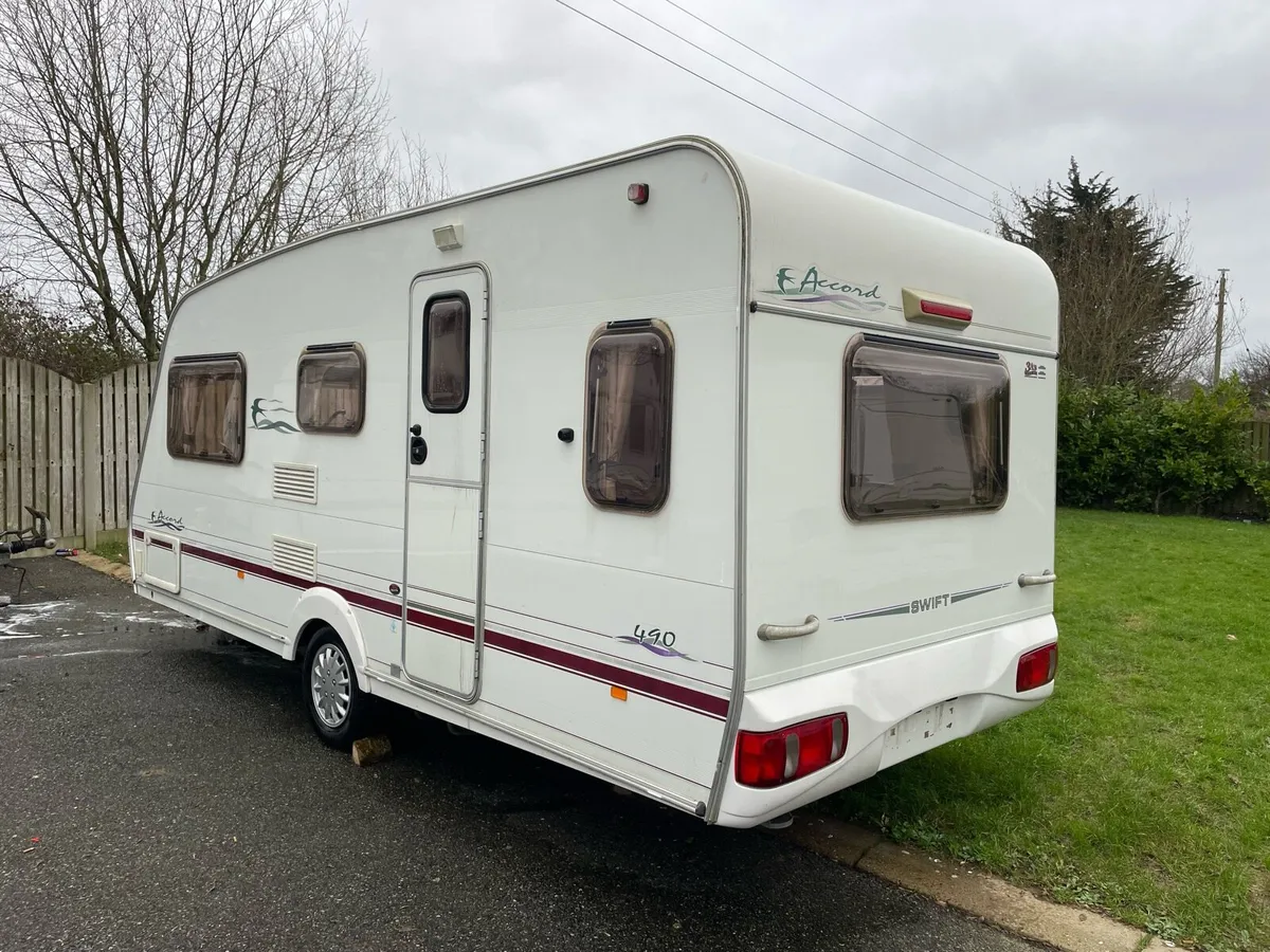 5 birth caravan - Image 4