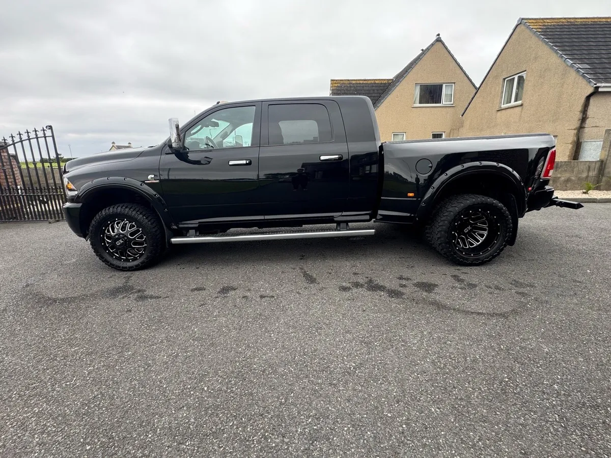Dodge Ram 3500 Mega Cab Dually - Image 4