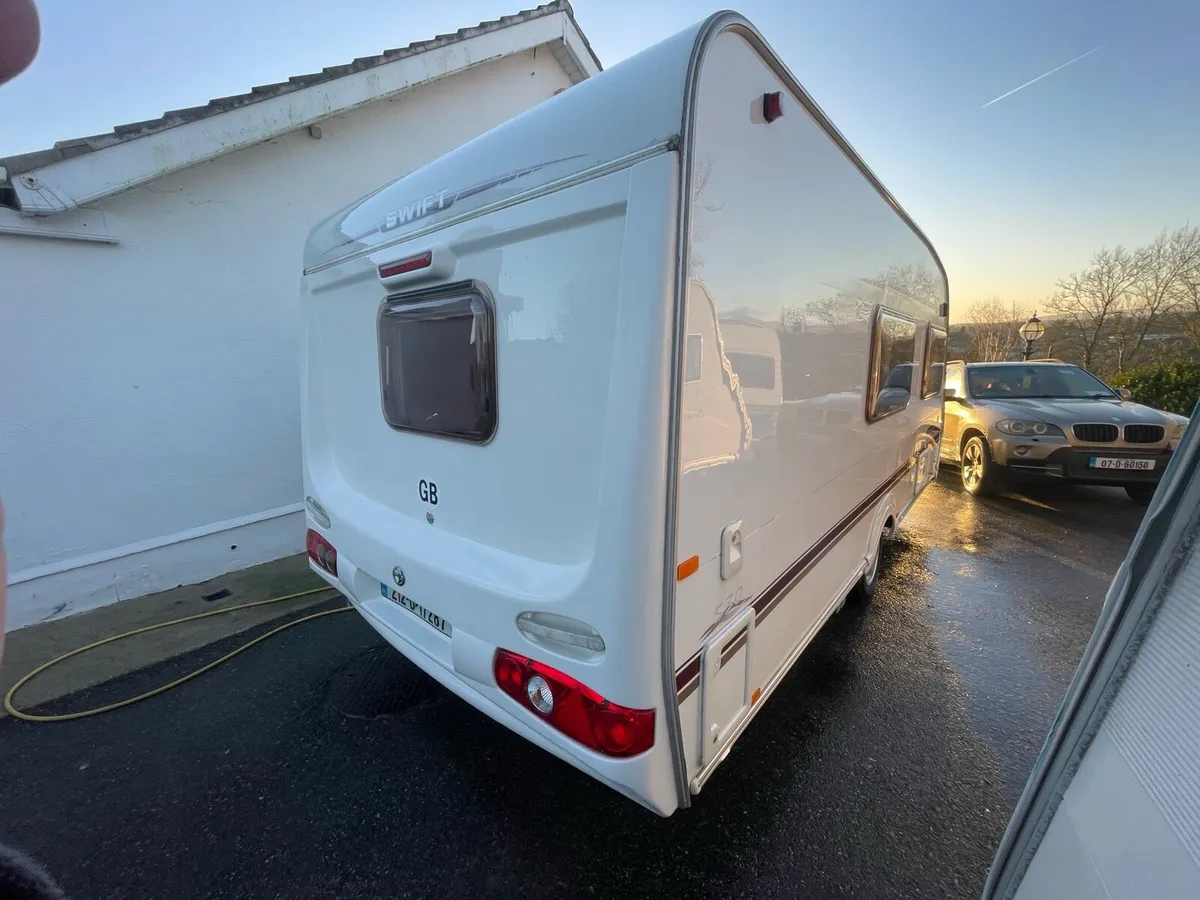 2006 4 birth caravan - Image 3