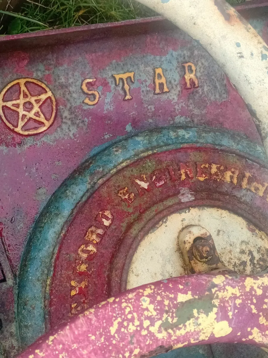 Antique star turnup pulpers - Image 2