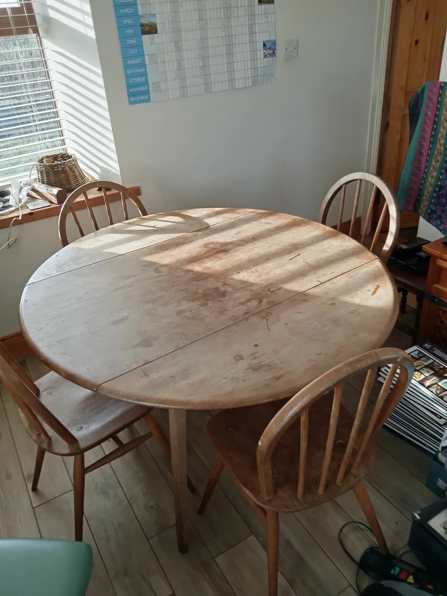 Drop leaf oak table and 4 chairs - Image 2