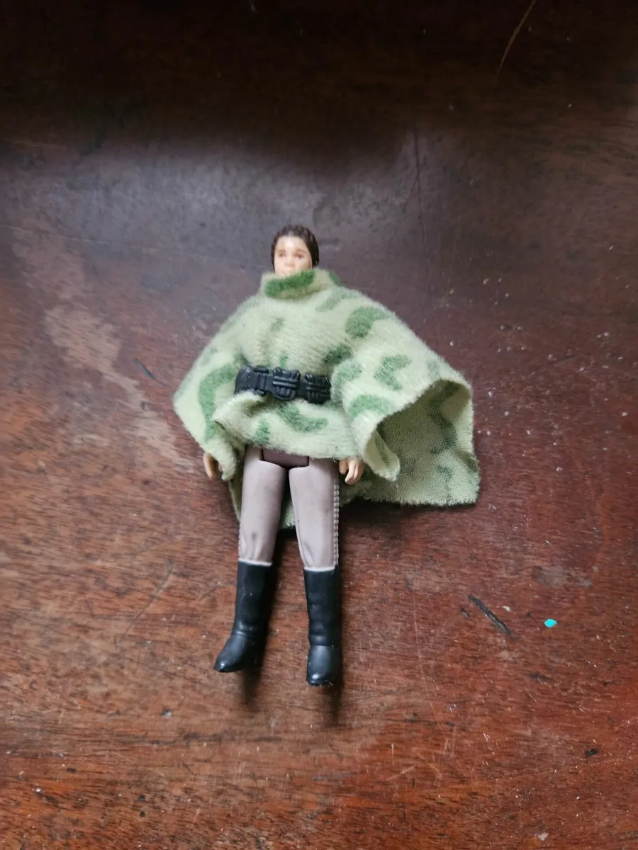 Vintage Star Wars ROTJ Leia Poncho - Image 1