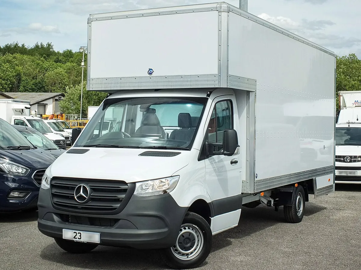 2023 Mercedes-Benz Sprinter Luton Box Van - Image 4