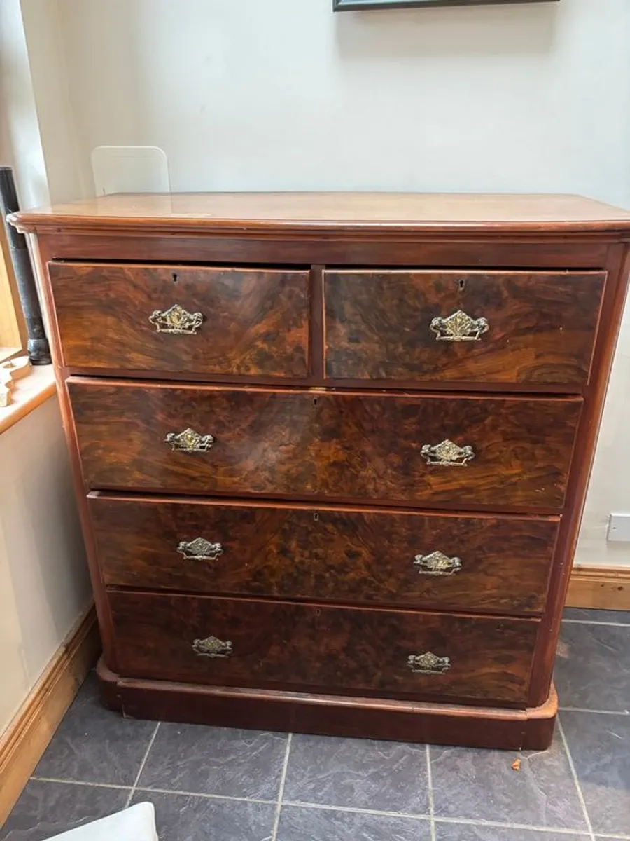 Chest of Drawers