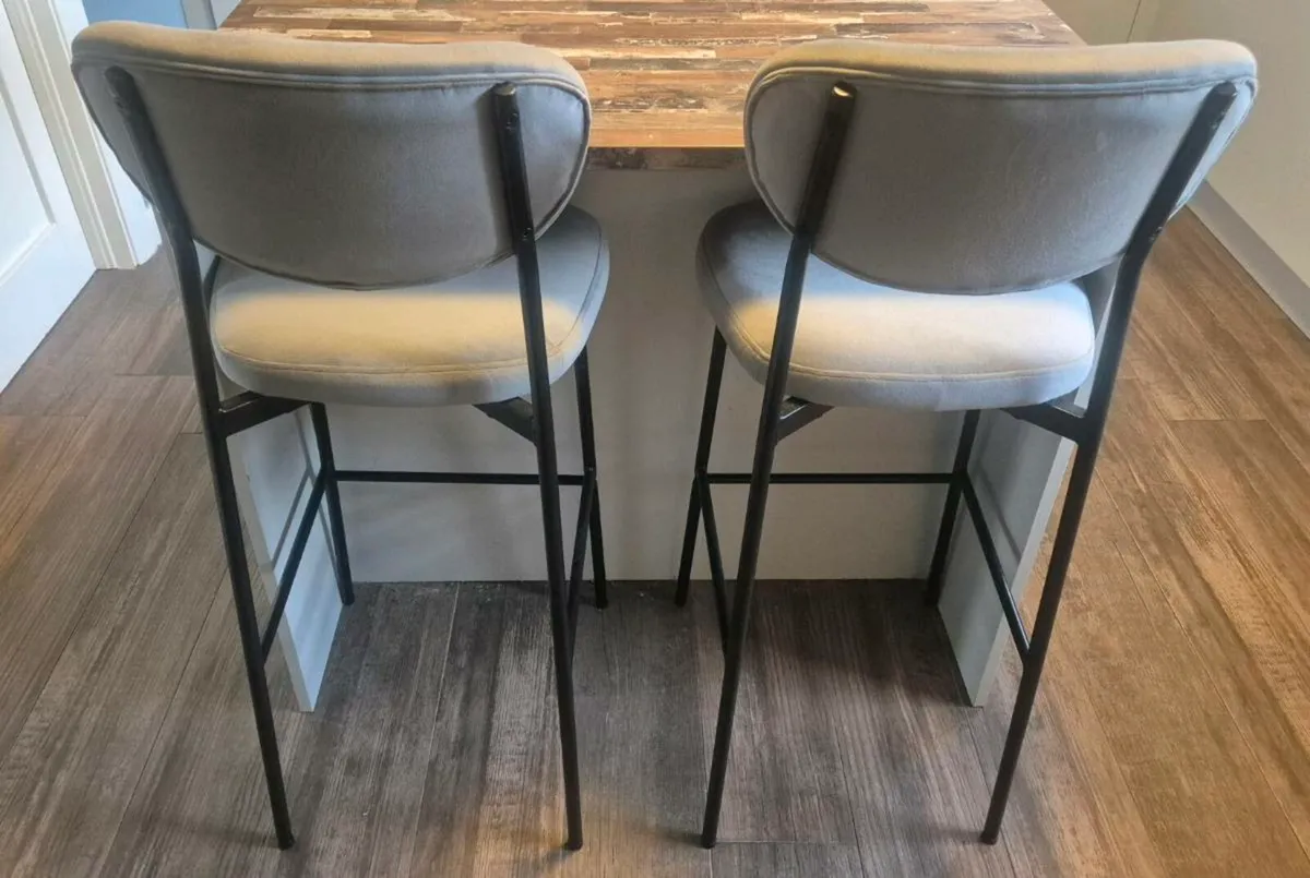 Bar Stools / Island Stools - Image 2