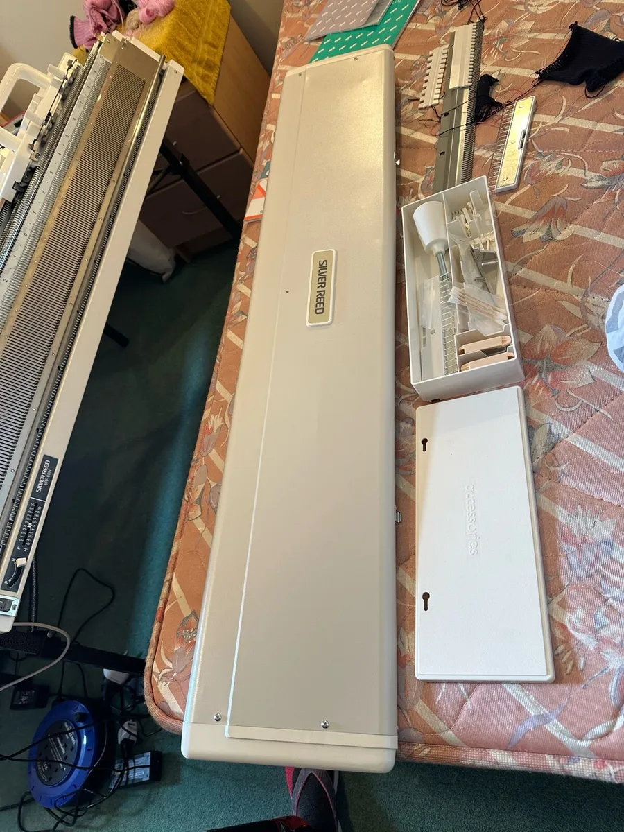 Knitting machine silver reed SK840+SRP60N - Image 2