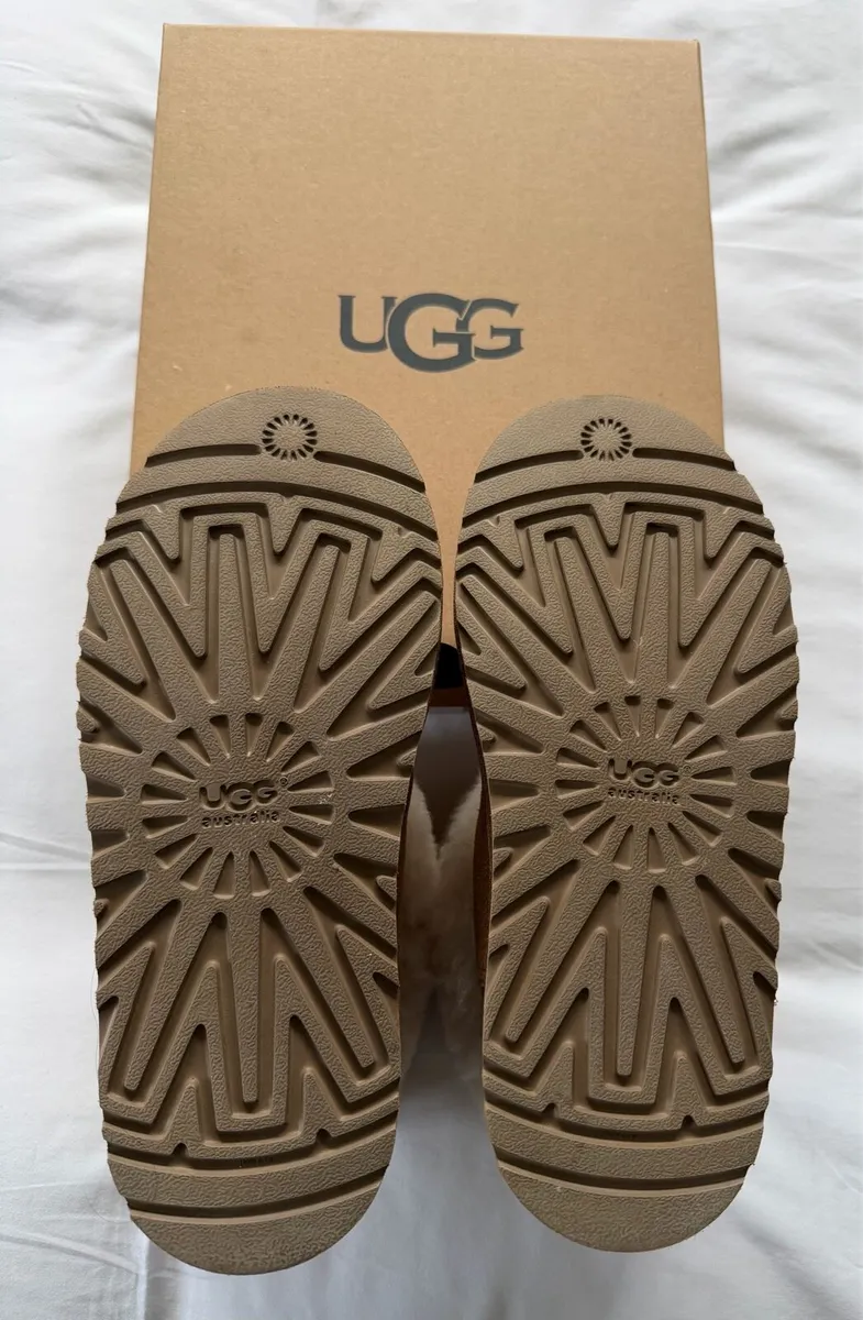 UGG BOOTS - Image 4