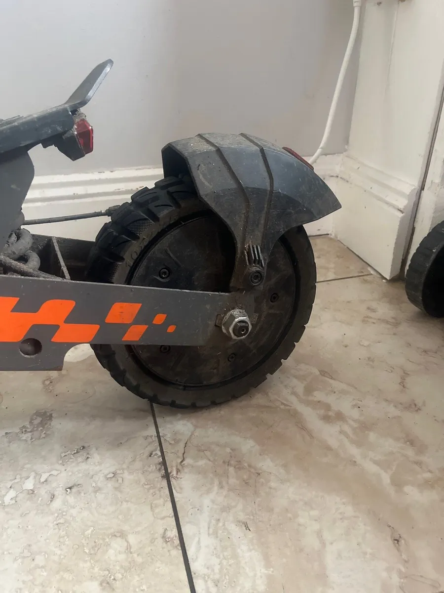 Electric scooter - Image 3