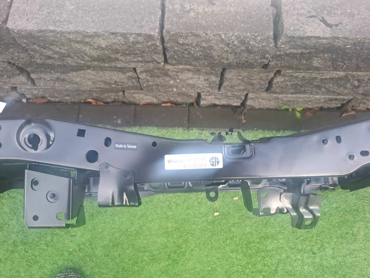 Toyata prius 2016-2019 Front Panel with side Brack - Image 2