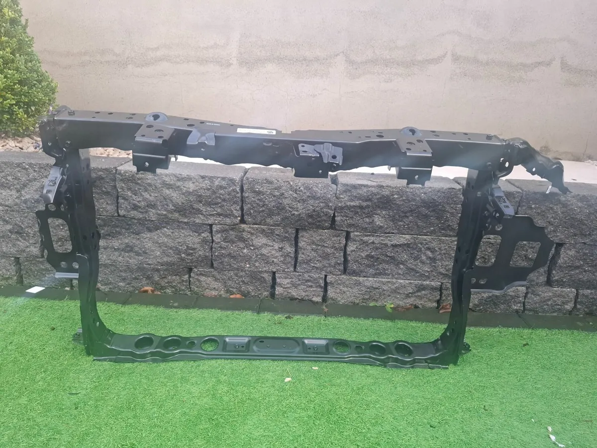Toyata prius 2016-2019 Front Panel with side Brack - Image 3