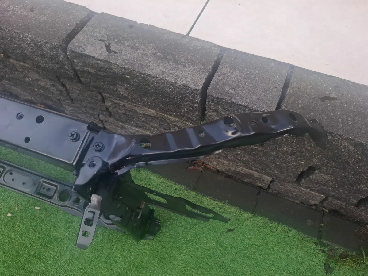 Toyata prius 2016-2019 Front Panel with side Brack - Image 4