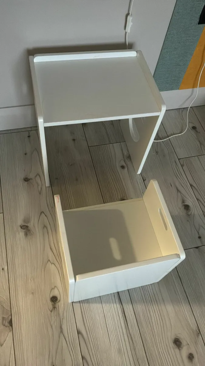 Toddler desk and chair set - Image 4