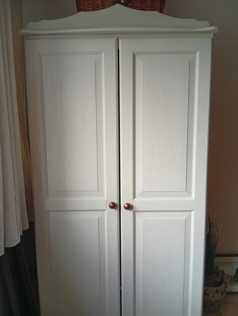 Wardrobe - Image 3