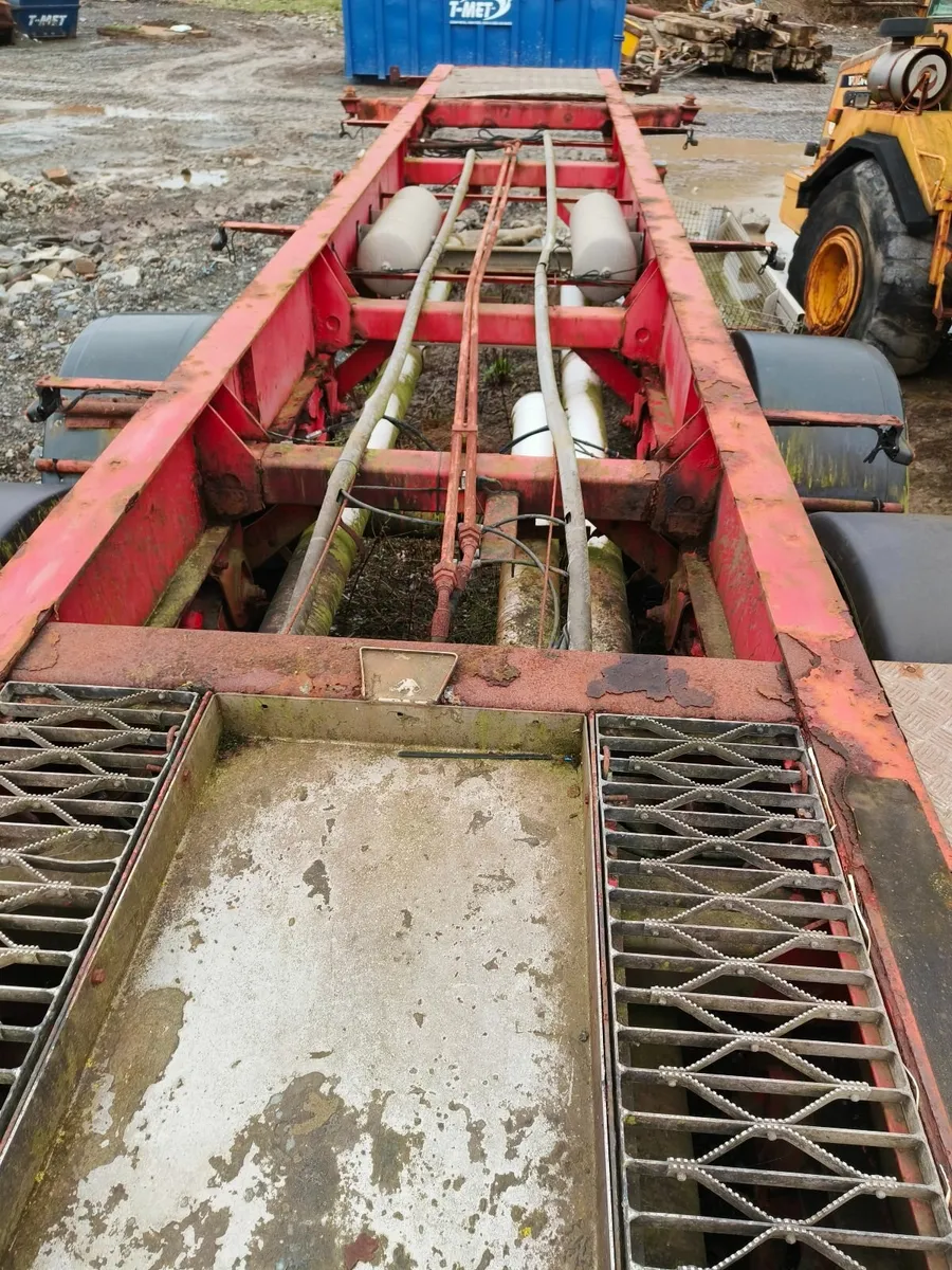 2006 30ft SDC Triple Axle Skeletal Trailer - Image 4