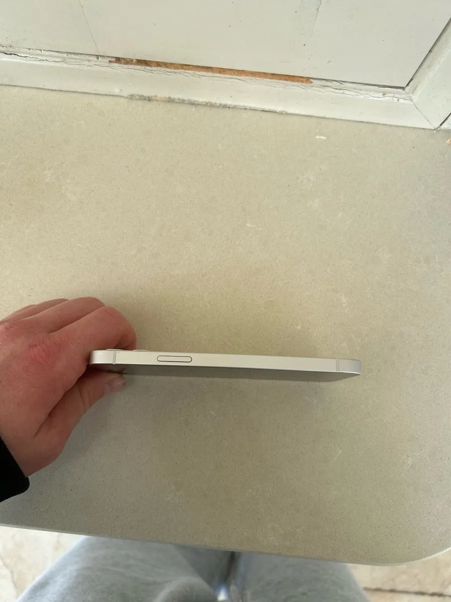 iPhone 12 — 64GB — Excellent condition - Image 4