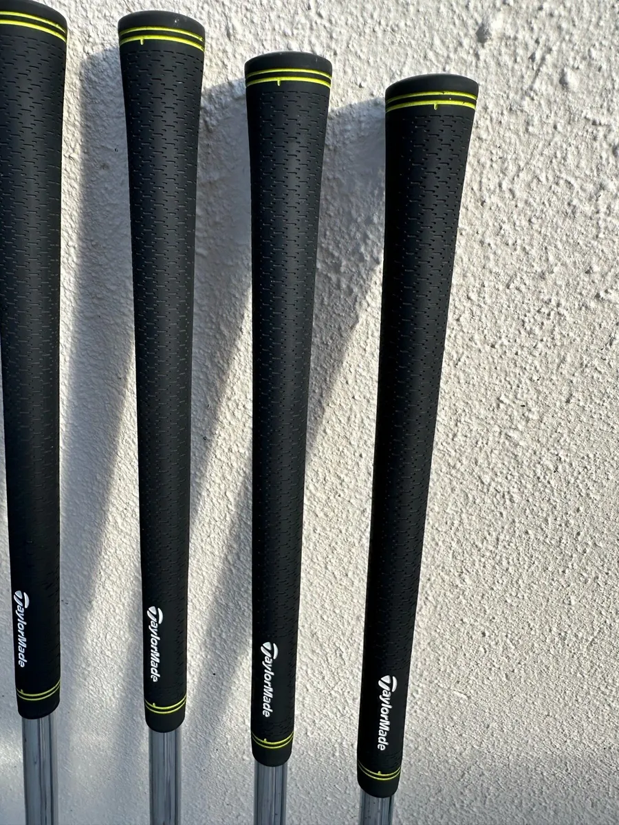 Taylormade M1 irons 4-PW and Nike Carry/Stand Bag - Image 2