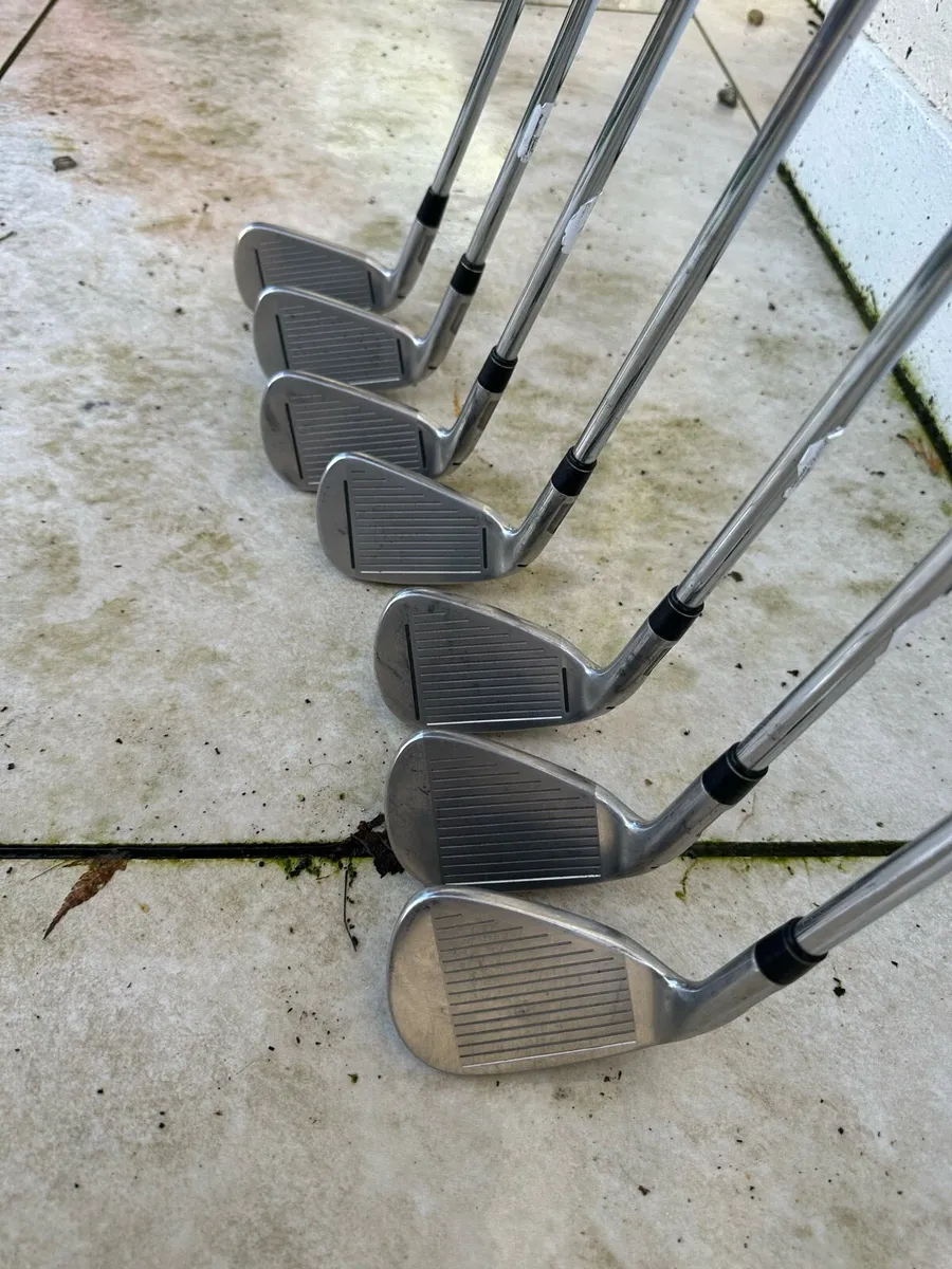 Taylormade M1 irons 4-PW and Nike Carry/Stand Bag - Image 3
