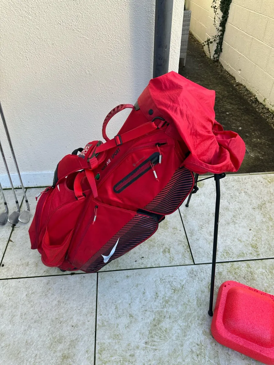 Taylormade M1 irons 4-PW and Nike Carry/Stand Bag - Image 4