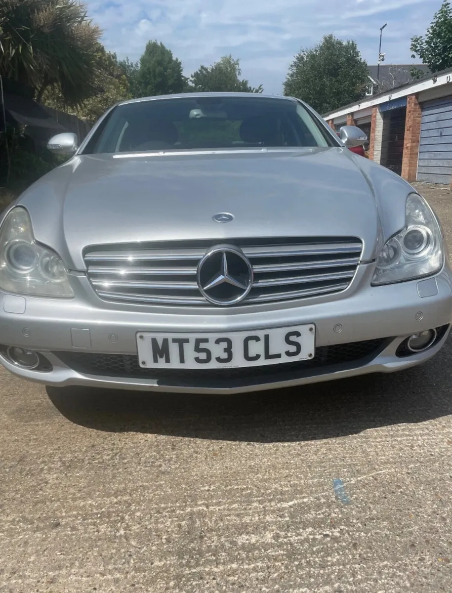 Mercedes CLS500 - Image 1