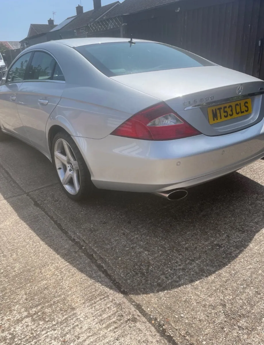 Mercedes CLS500 - Image 2