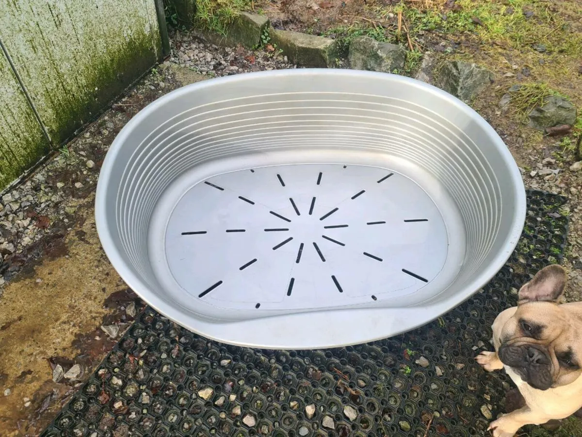 Trixie Aluminium dog crate (S) ,2 xl plastic beds - Image 3