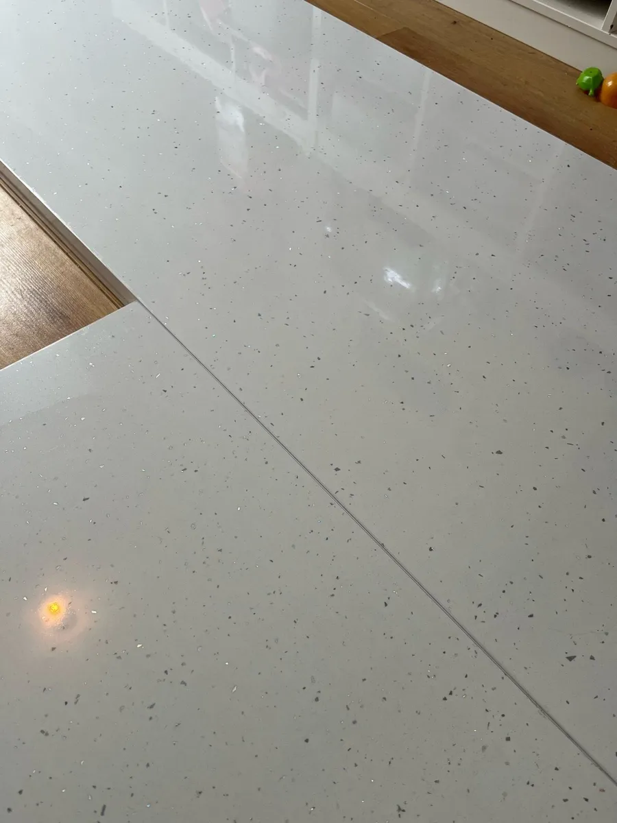 Kitchen worktop - Image 3