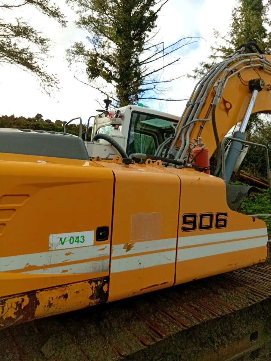 2013 906 liebherr - Image 2