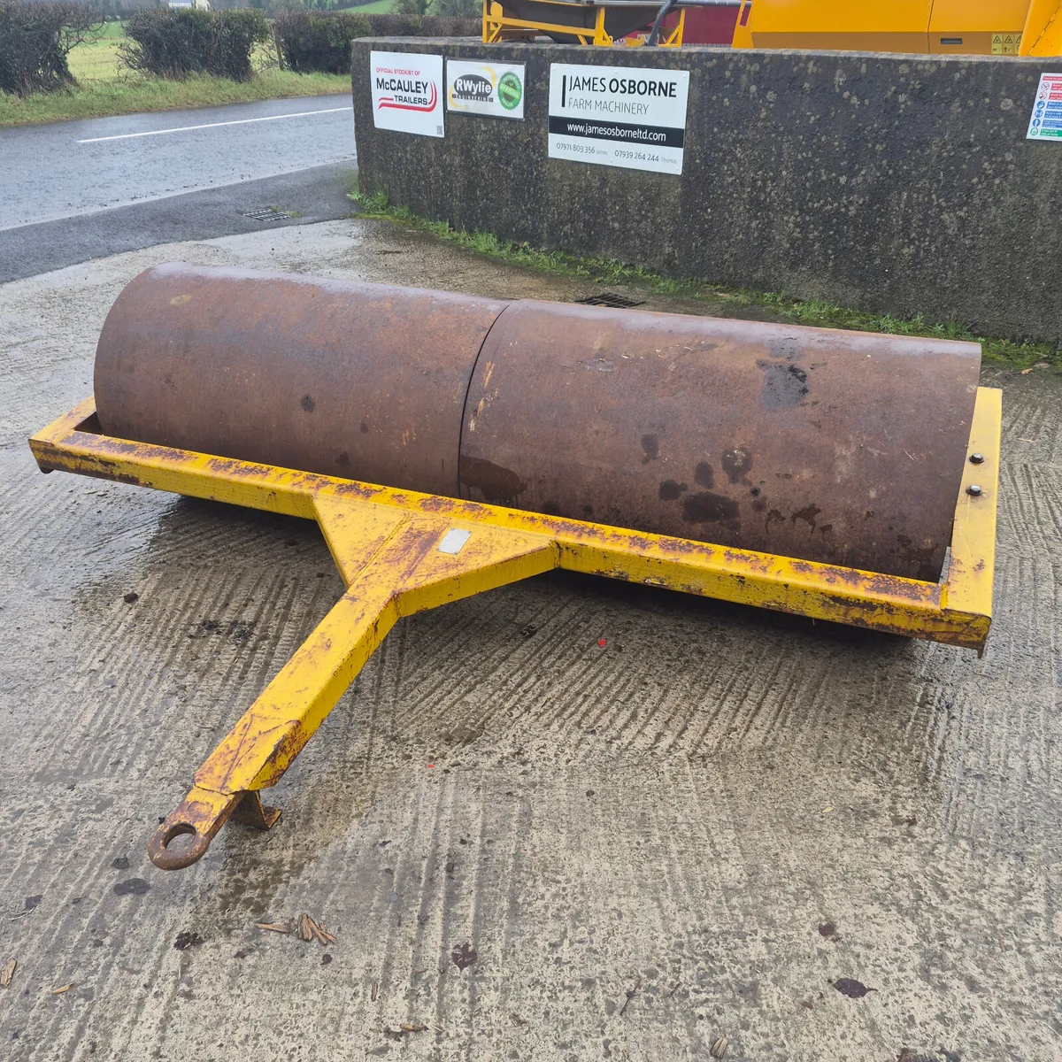 Twose 8ft Roller - Image 1