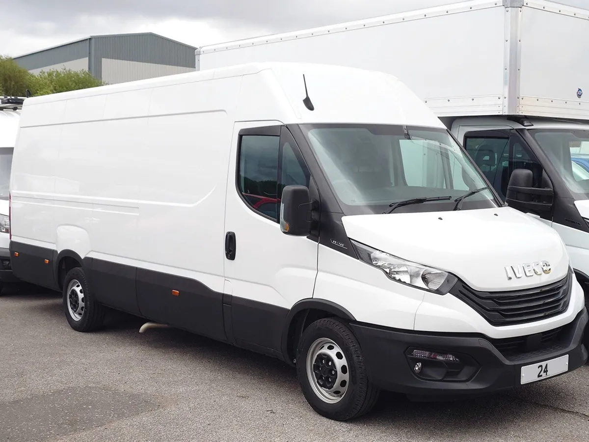 2024 Iveco Daily Medium Roof Panel Van - Image 1