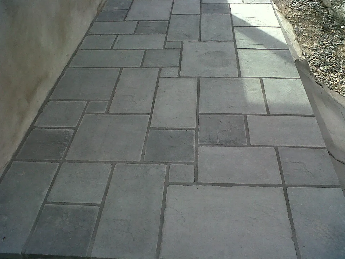 40m2 of charcoal patio slabs DELIVERED - Image 3