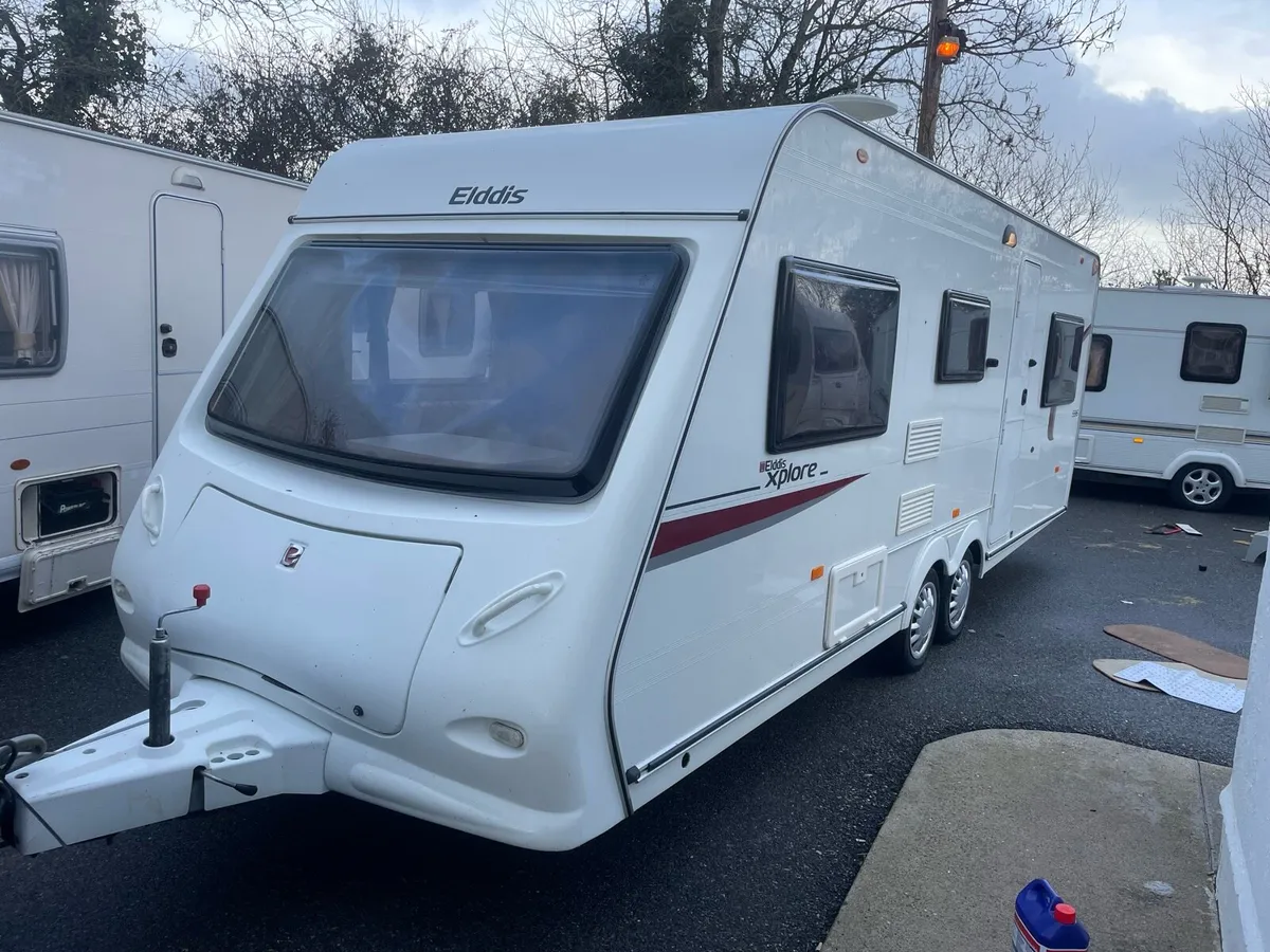 6 birth triple bunk bed caravan - Image 2