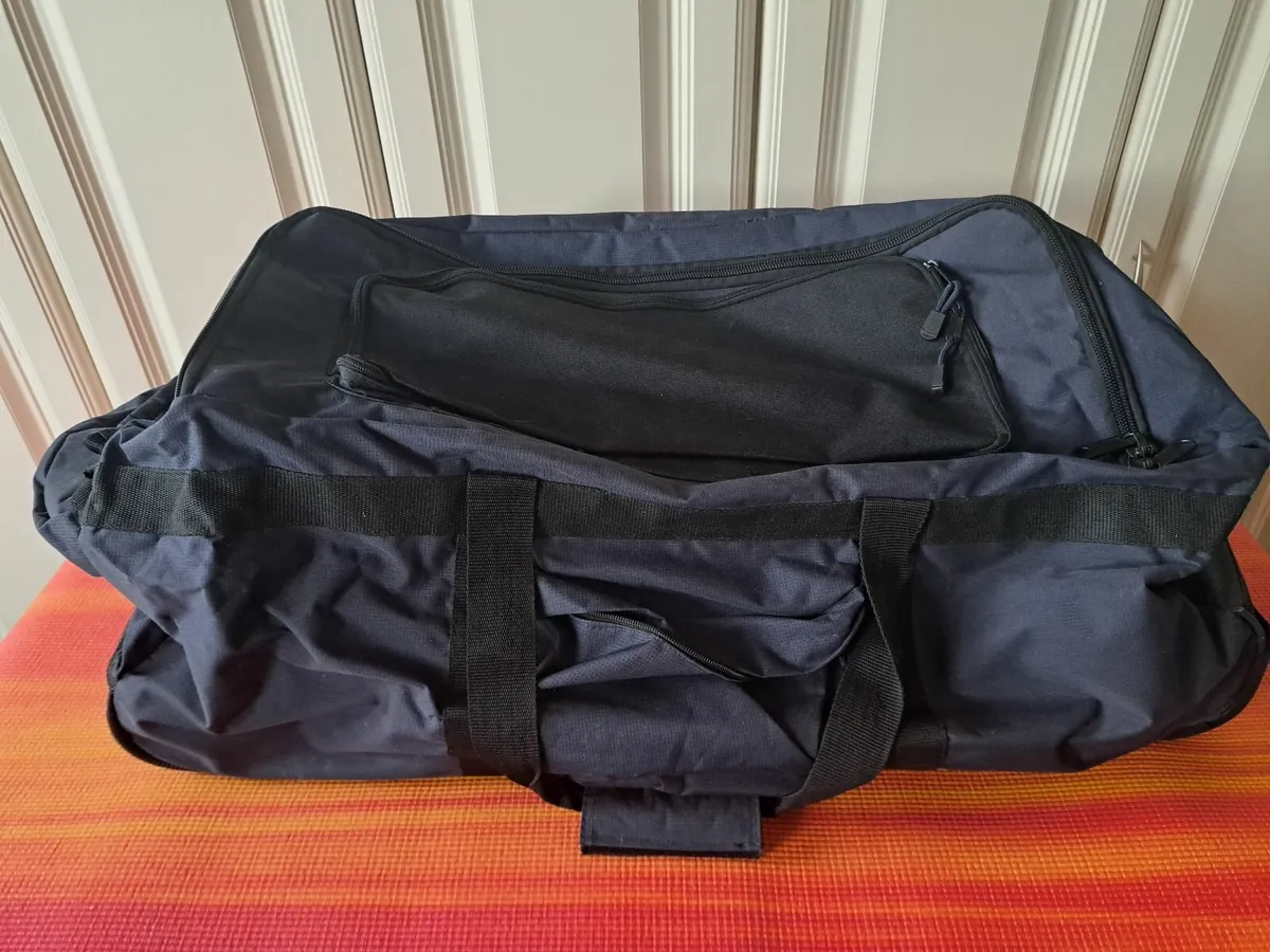 NAVY BLUE HOLDALL - Image 1