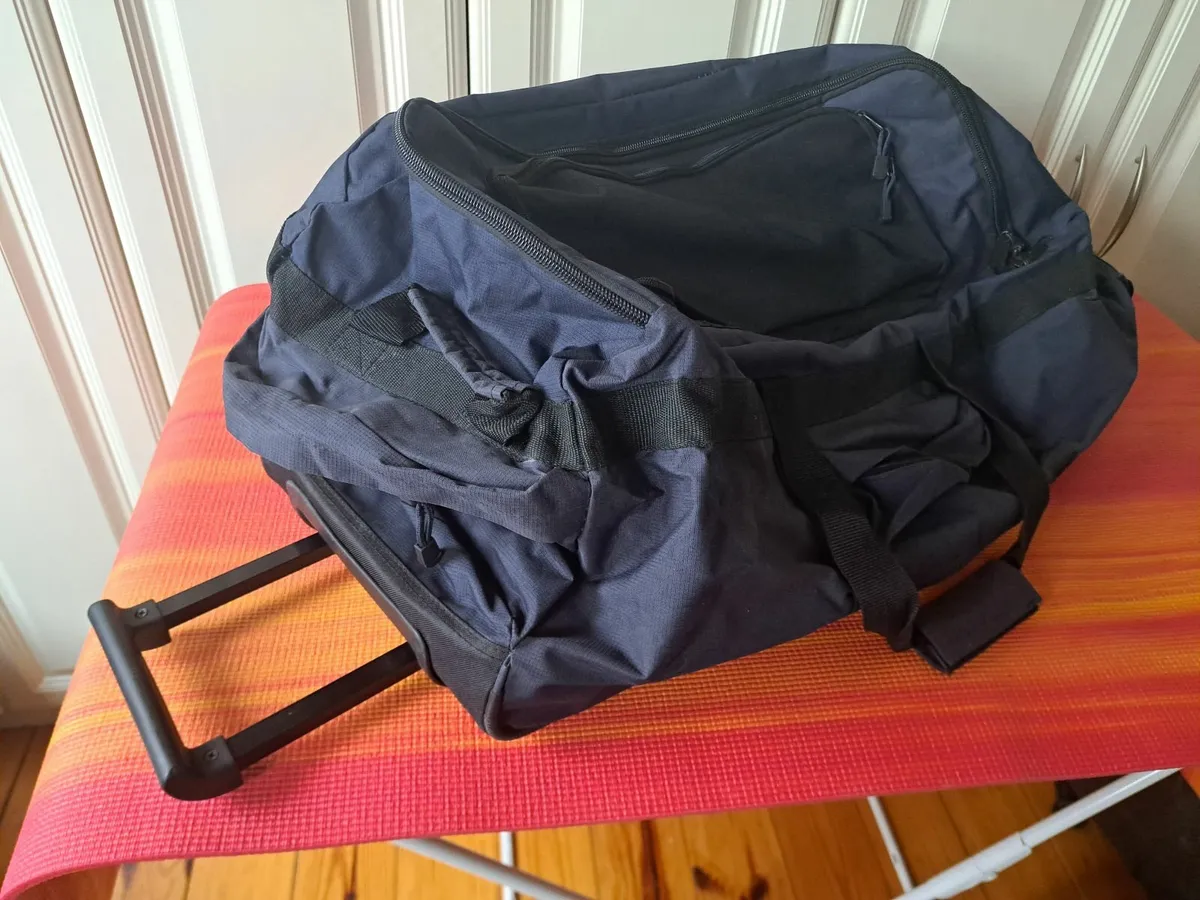 NAVY BLUE HOLDALL - Image 2