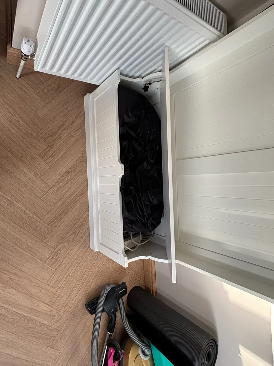 Coat hanging unit unit with storage - Image 2