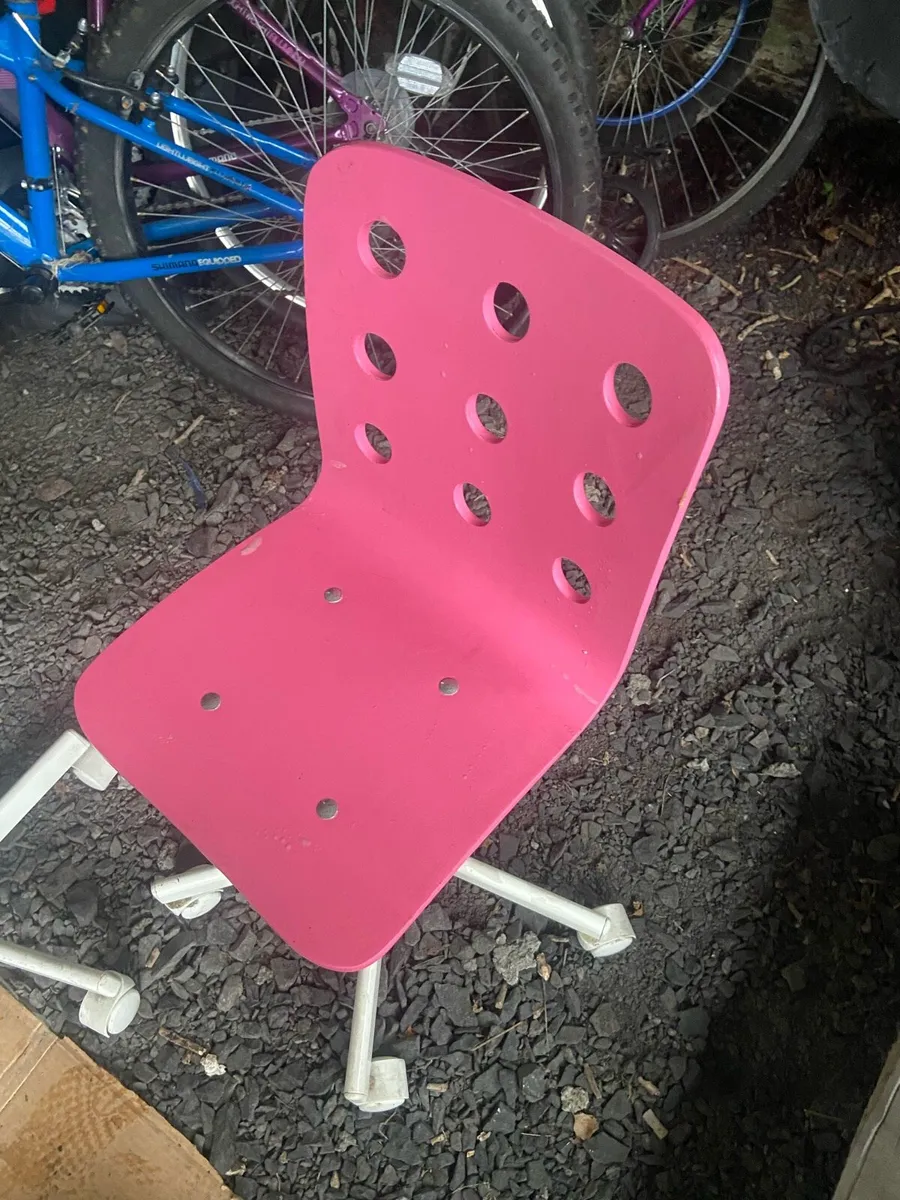 desk chairs for child - pink/black/blue - Image 1
