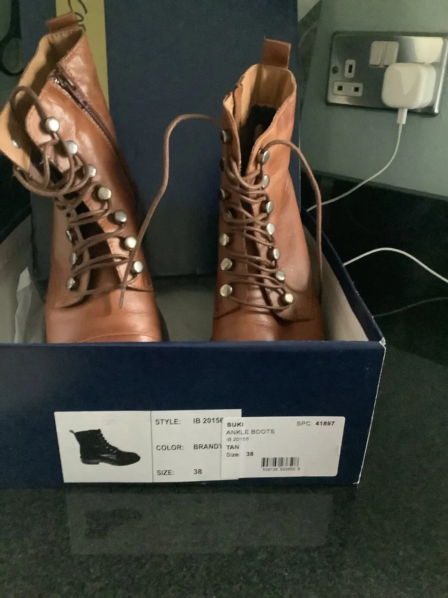 Ladies ankle boots (Amy Huberman and Carl Scarpa) - Image 4