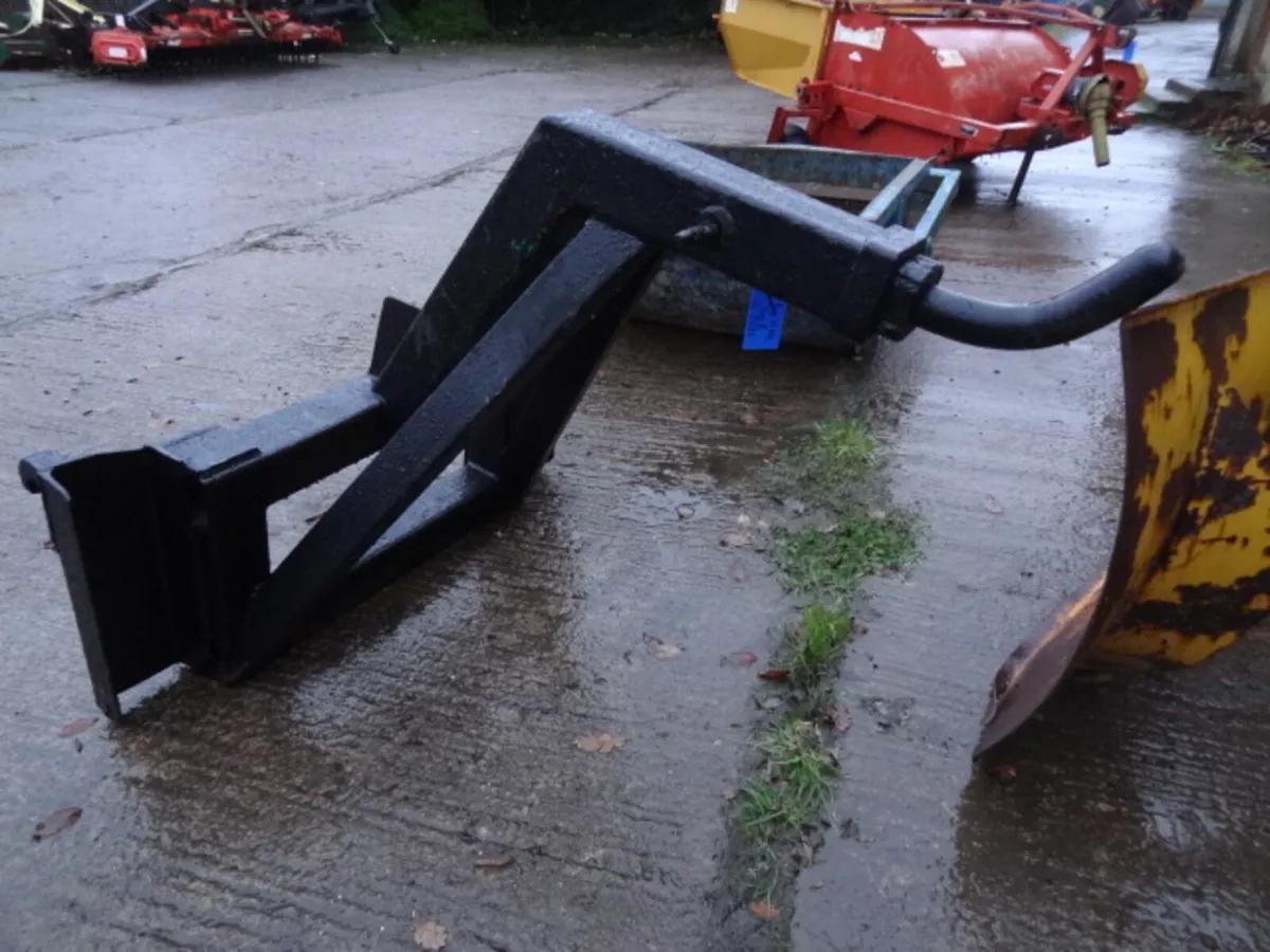 Fertiliser Bag Lifter - Image 3