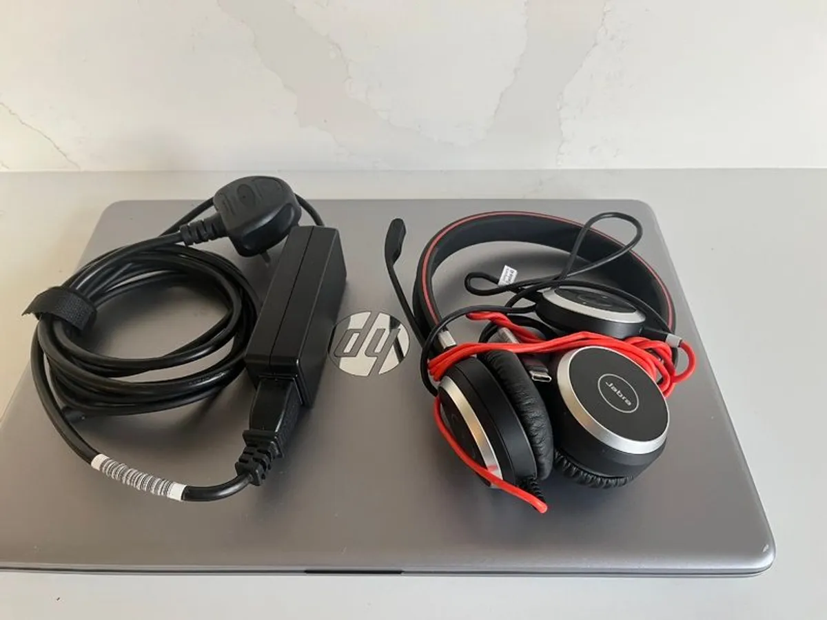 Hewlett Packard 250 i7 Laptop - Image 4