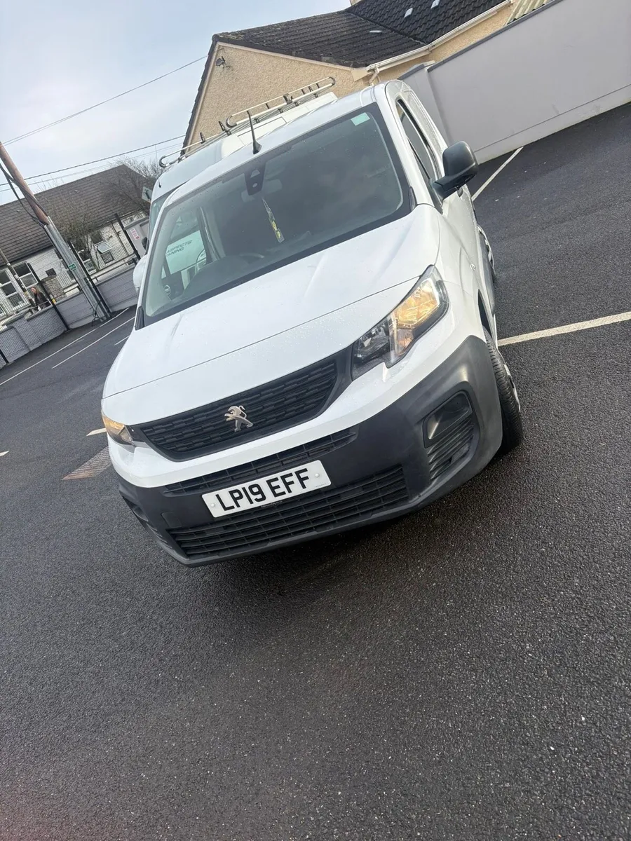 2019 Peugeot partner - Image 2