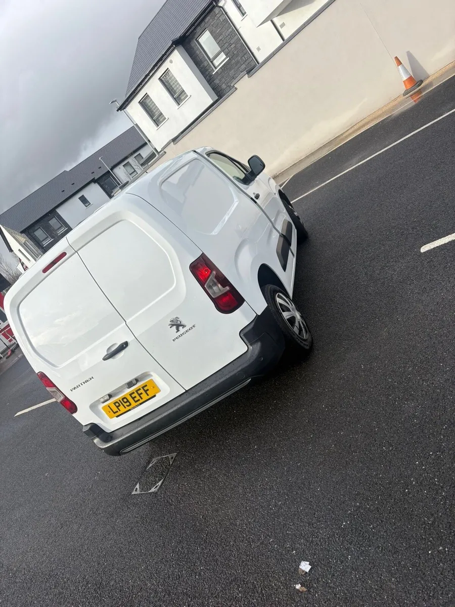 2019 Peugeot partner - Image 4