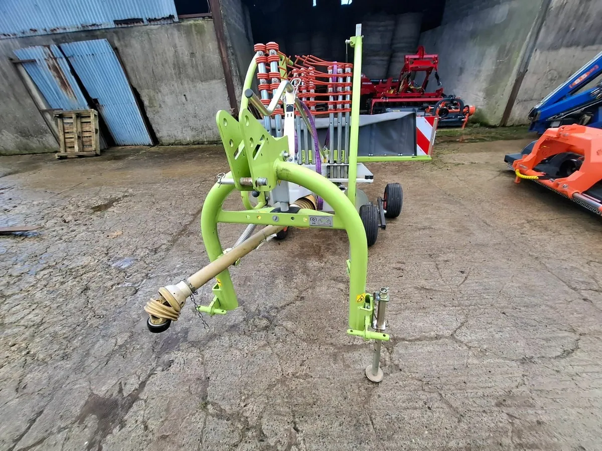 Claas Liner single rotor rake 320 - Image 2