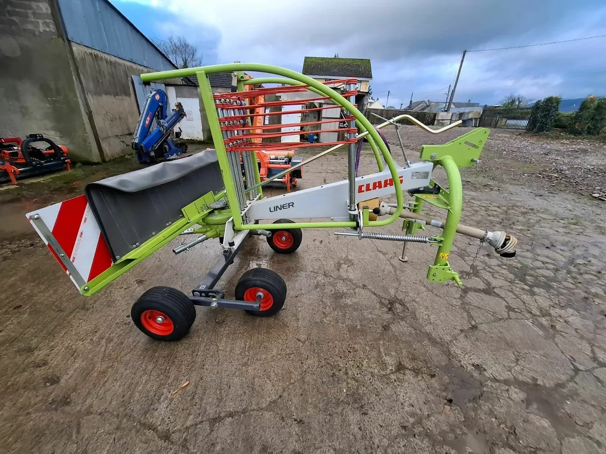 Claas Liner single rotor rake 320 - Image 3