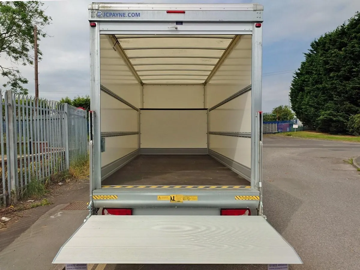 2023 Mercedes-Benz Sprinter Luton Box Van - Image 4