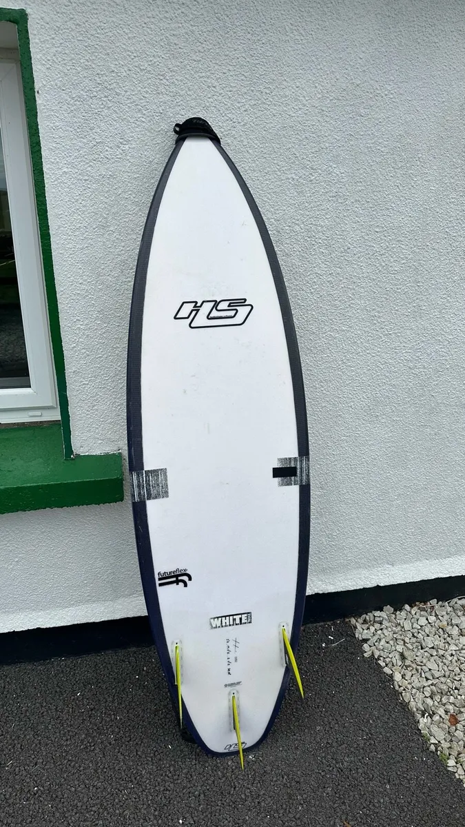 Surf board - Image 1